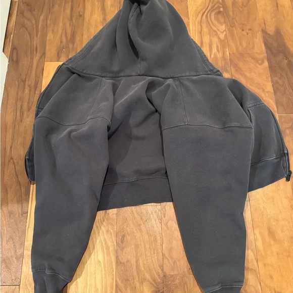 Aritzia Cropped Zip-Up Hoodie in Charcoal Black - Picture 4 of 4